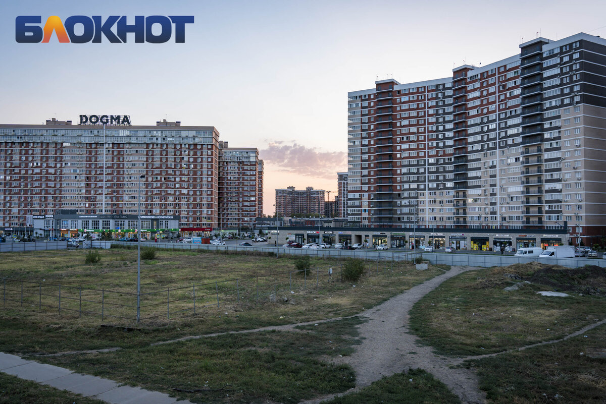 Жк самолет горячая вода. Человейники в Краснодаре ЖК Славянка. ЖК самолет. ЖК самолёт Краснодар. Кутузовский 29 ЖК самолет.