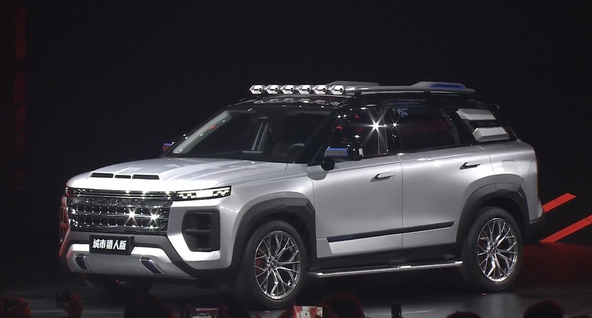 На фото с презентации: Кроссовер Chery Explore 06 в спецверсии City Hunter