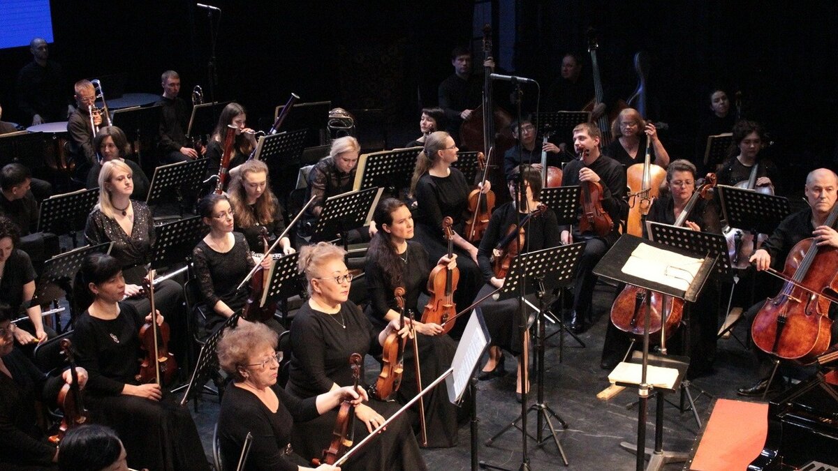     На Центральной площади Воткинска покажут музыкально-литературное действо «Евгений Онегин» в авторской версии Юрия Башмета. На сцену также выйдут Константин Хабенский и Ольга Литвинова.