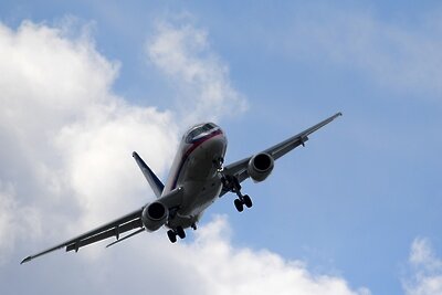    Ближнемагистральный пассажирский самолет Sukhoi Superjet 100 ©Евгений Биятов