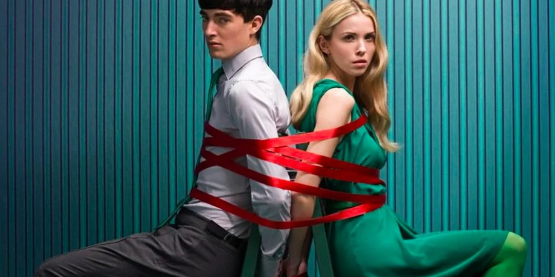 У эмоционально зависимых людей и нарциссов - корень травмы один, но проявляется по разному