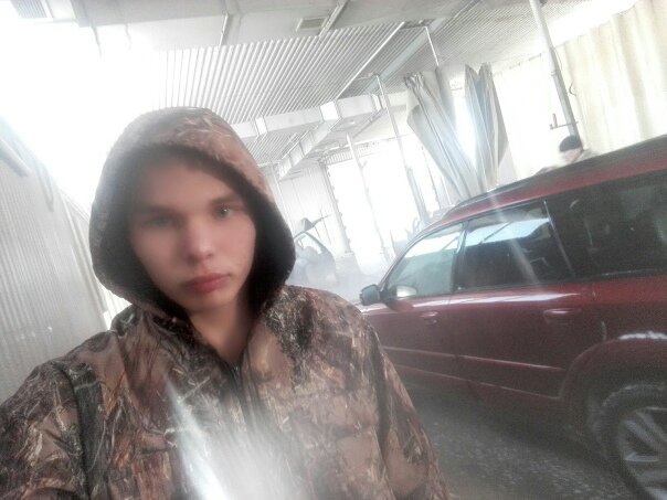 Денис на работе