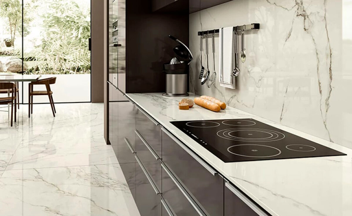 Кухонные фартуки под мрамор в интерьере. Галерея №2