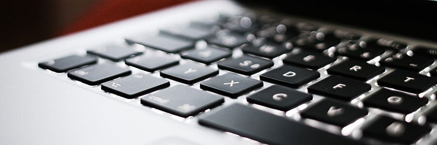 Часто читая статьи в интернете или инструкцию по установке какой-либо программы, Вы можете встретить комбинации клавиш (Ctrl-C, Ctrl-V, Win-R, Alt-Tab, Alt-F4 и т.д.). И если Вы, до сих пор не знаете, что они значат, тогда Вы можете ознакомиться с ними в нашей статьёй.В данной статье представлен, полный список комбинаций клавиш на клавиатуре, используемые не только в операционной системе Windows.