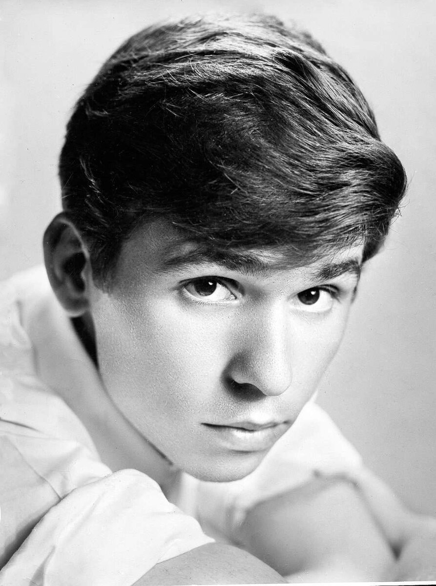 Фото из открытых источников. Певец Рафаэль.