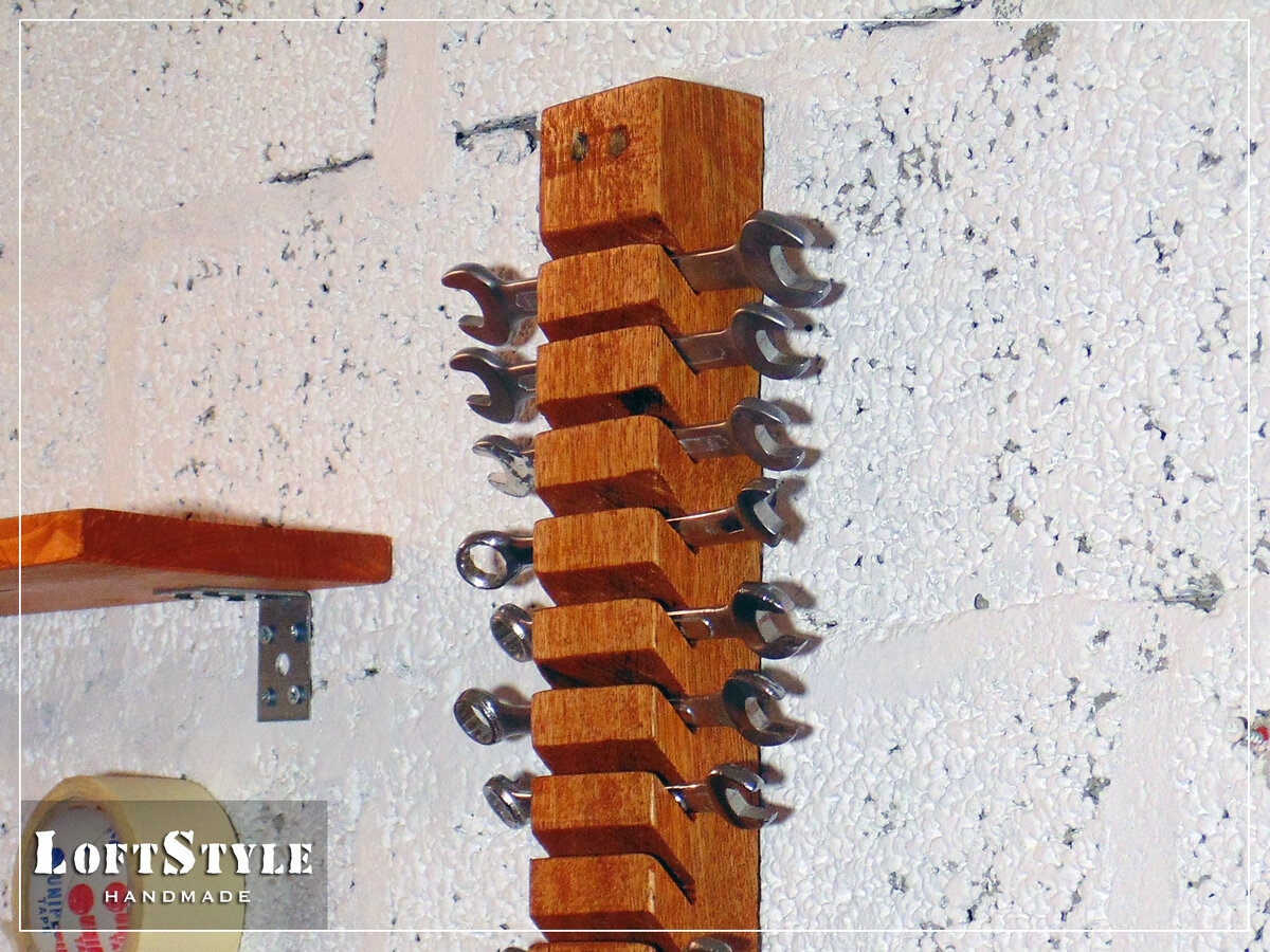 полка для хранения гаечных ключей