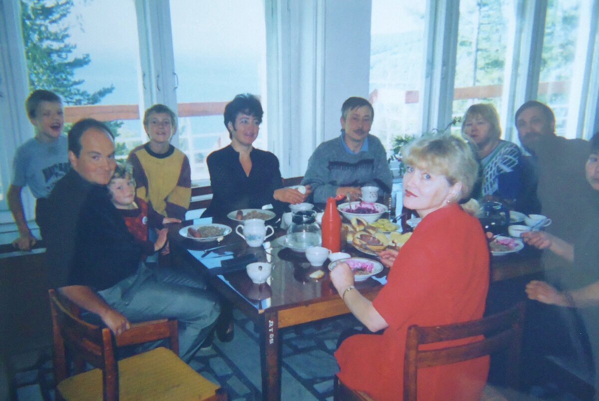 Семьи художников, которые активно участвовали в восстановлении Дома творчества на Байкале: Несыновы,Фалеевы, Статных, Кузьмины.