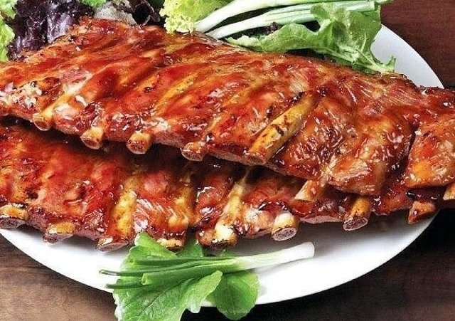 Самые вкусные свиные рёбрышки в духовке