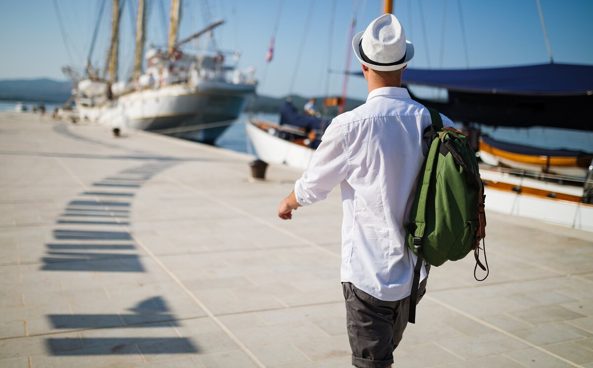 На отдыхе нужно отдыхать, какая может быть работа ?