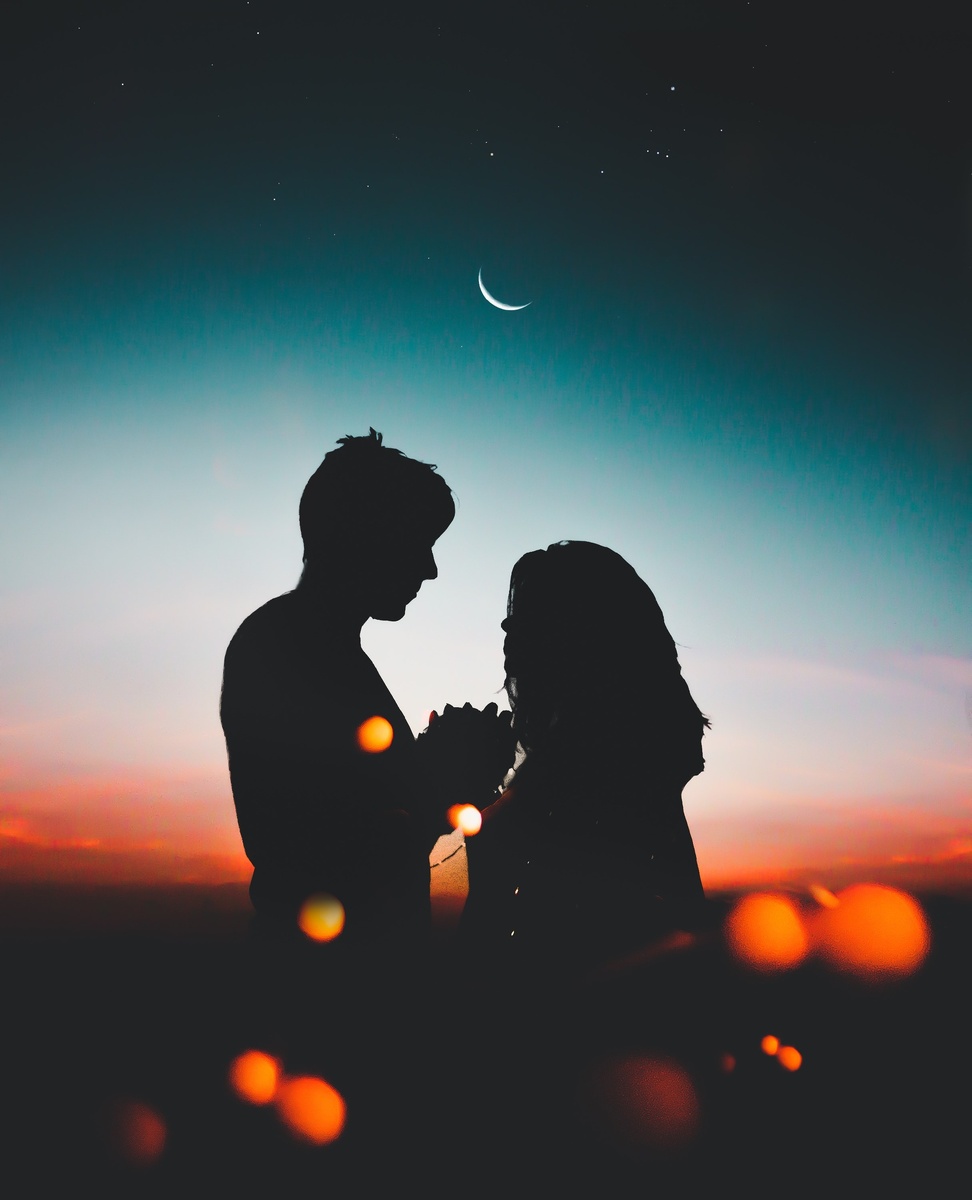 https://www.pexels.com/photo/affection-afterglow-backlit-blur-556667/