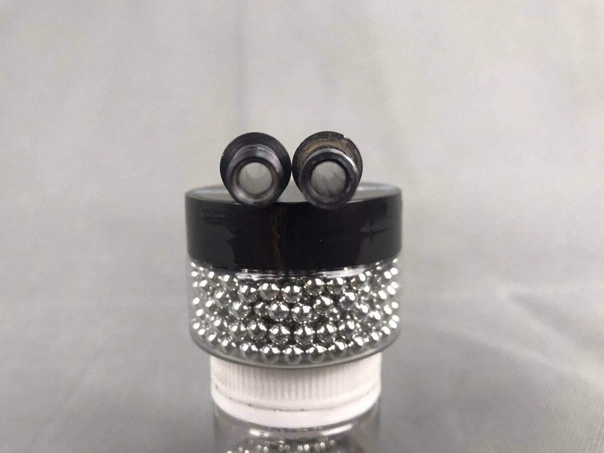 Слева - гладкий, справа - нарезной. Пардон камрады, фоткал впопыхах.