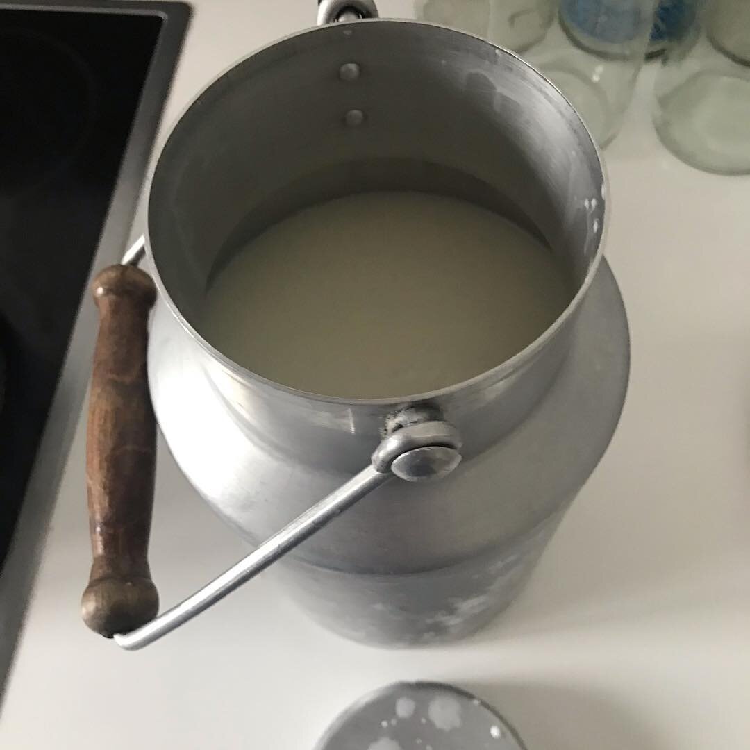 Я обычно использую деревенское молочко.