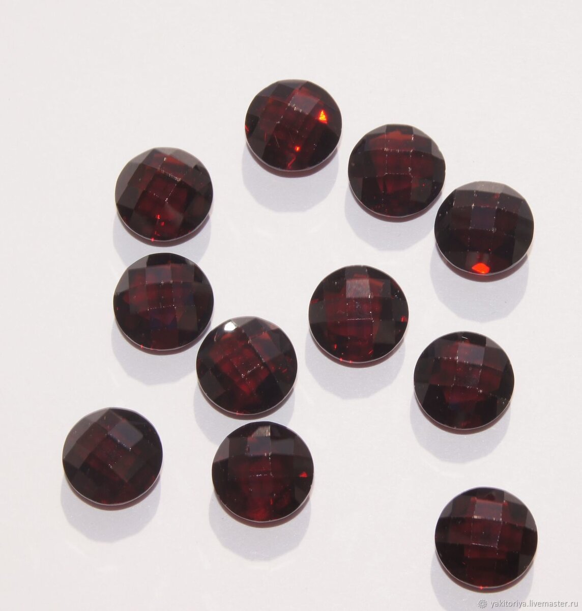  https://cs1.livemaster.ru/storage/4f/24/13c42f46bc95877c4415674e3cu7--cabochons-almandine-garnet-briolette-round-d10-0-mm-of-4-23-c.jpg