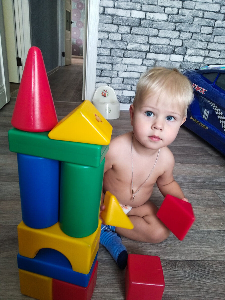 Начало нашей дружбы с горшком. Горшок всегда где-то рядом. 