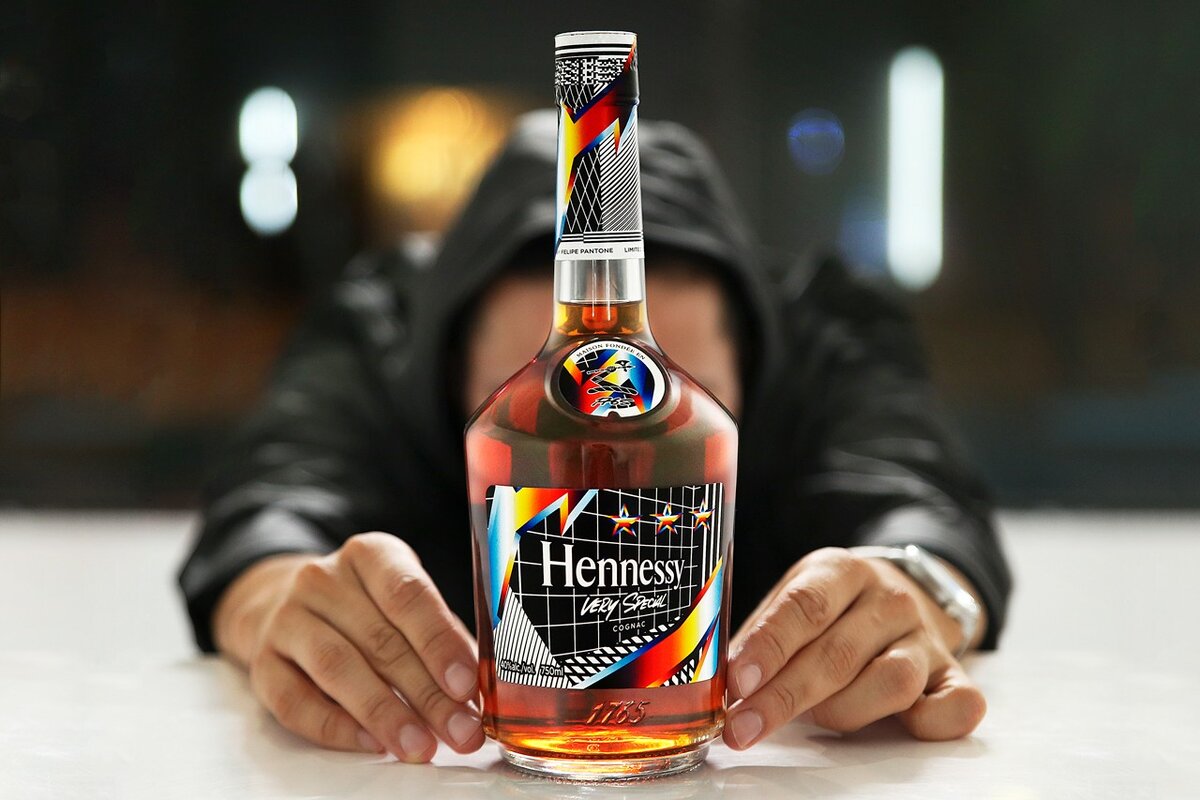 Hennessy VS Limited Edition By Artist Felipe Pantone (hennessy.com)