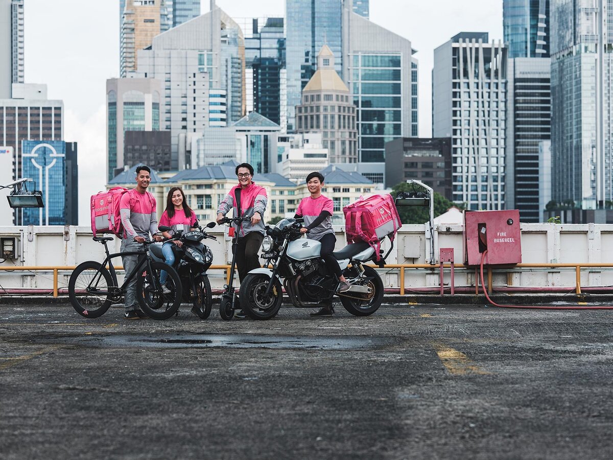 А эти ребята накормят Вас из Food Panda)