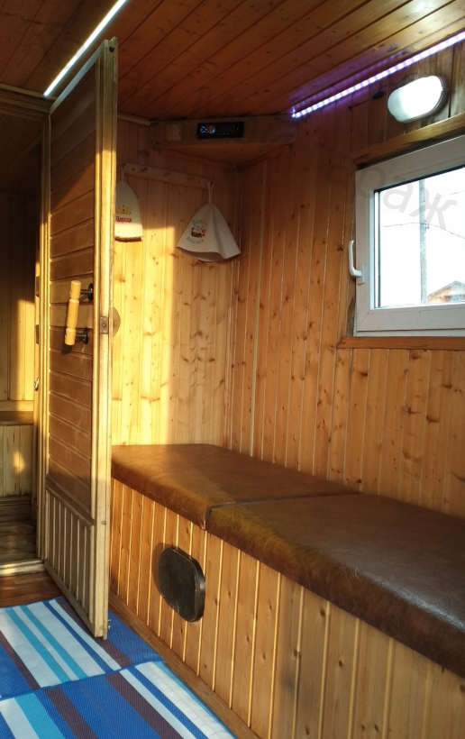 (все сделано очень добротно, можно заметить подсветку и аудиосистему, подробности ниже в публикации)