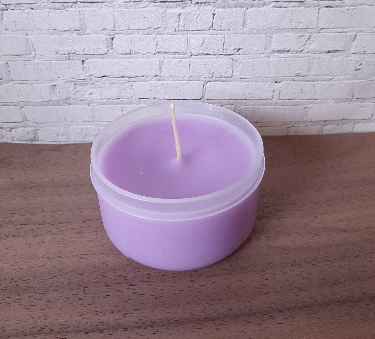 не забывайте после полного остывания долить еще парафин в свечу!