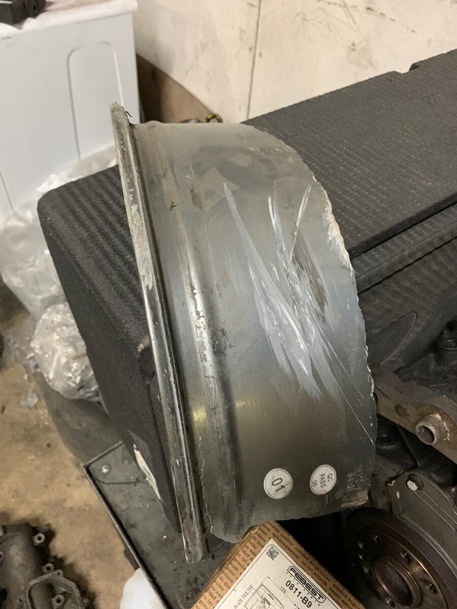 Результат попадания в небольшую ямку.