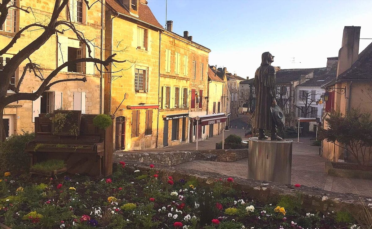 Город Bergerac в марте (фото автора)