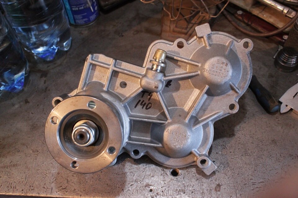 Сапун раздаточной коробки нива 21213. Раздаточная коробка нива шевроле сапун. Сапун раздатки нива шевроле. Сапун раздатки нива шевроле. Сапун на раздатке нива 21213.