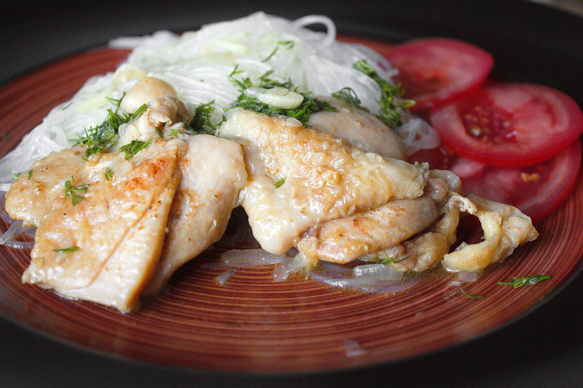 Никогда не добавляю масло для жарки курицы, и вам не советую. Рассказываю, почему.