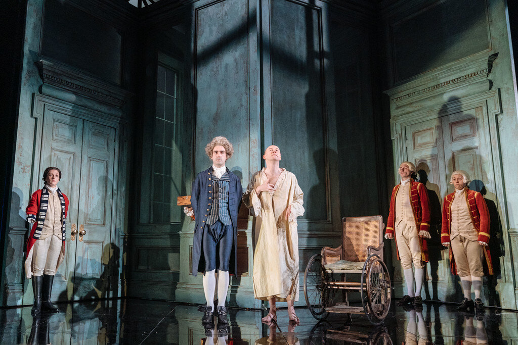 сцена из спектакля