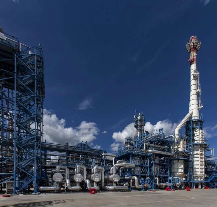 Компании нефтехимии. ОНПЗ Омский нефтеперерабатывающий. Нефти завод Омск. Нефтепереработка Омск.