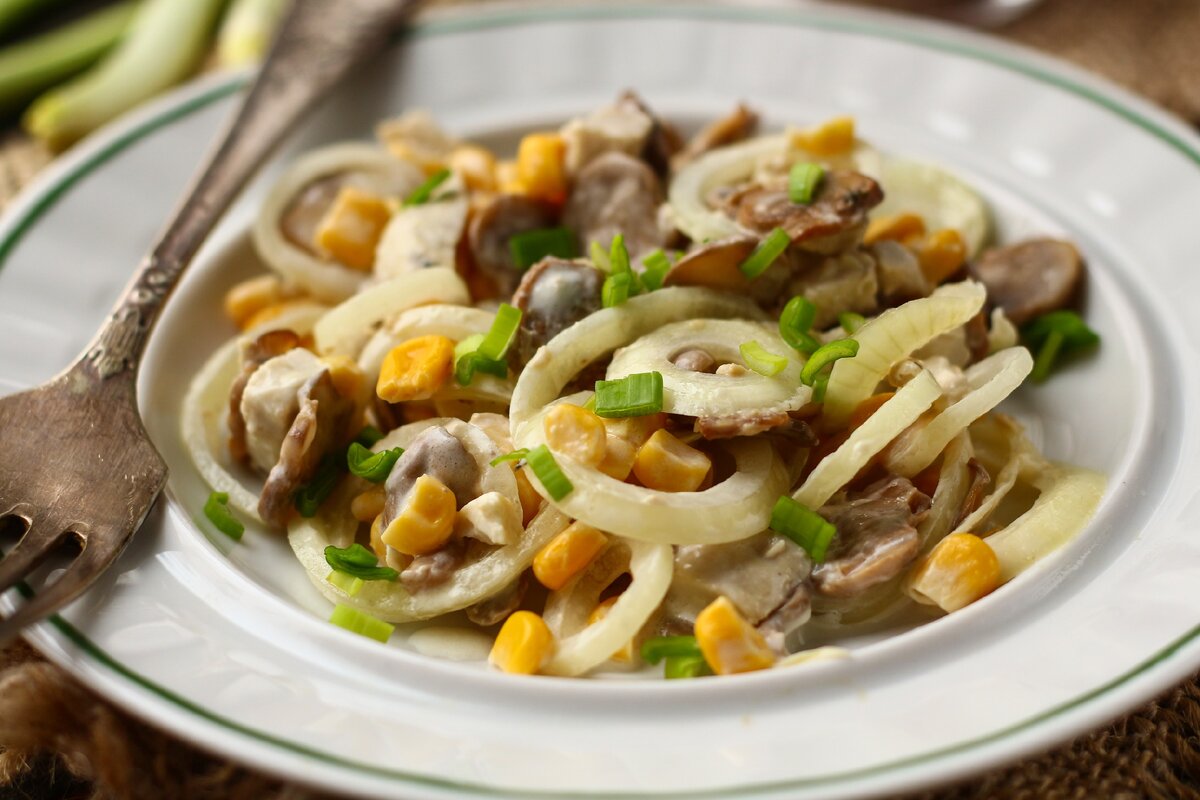 Салат «Пара пустяков» - название говорит само за себя