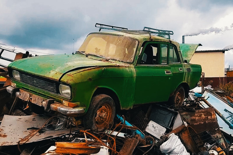 Знающие ребята всегда разделывали москвич и сдавали отдельно алюминий, отдельно чермет, отдельно медь. И выходило в разы дороже. 