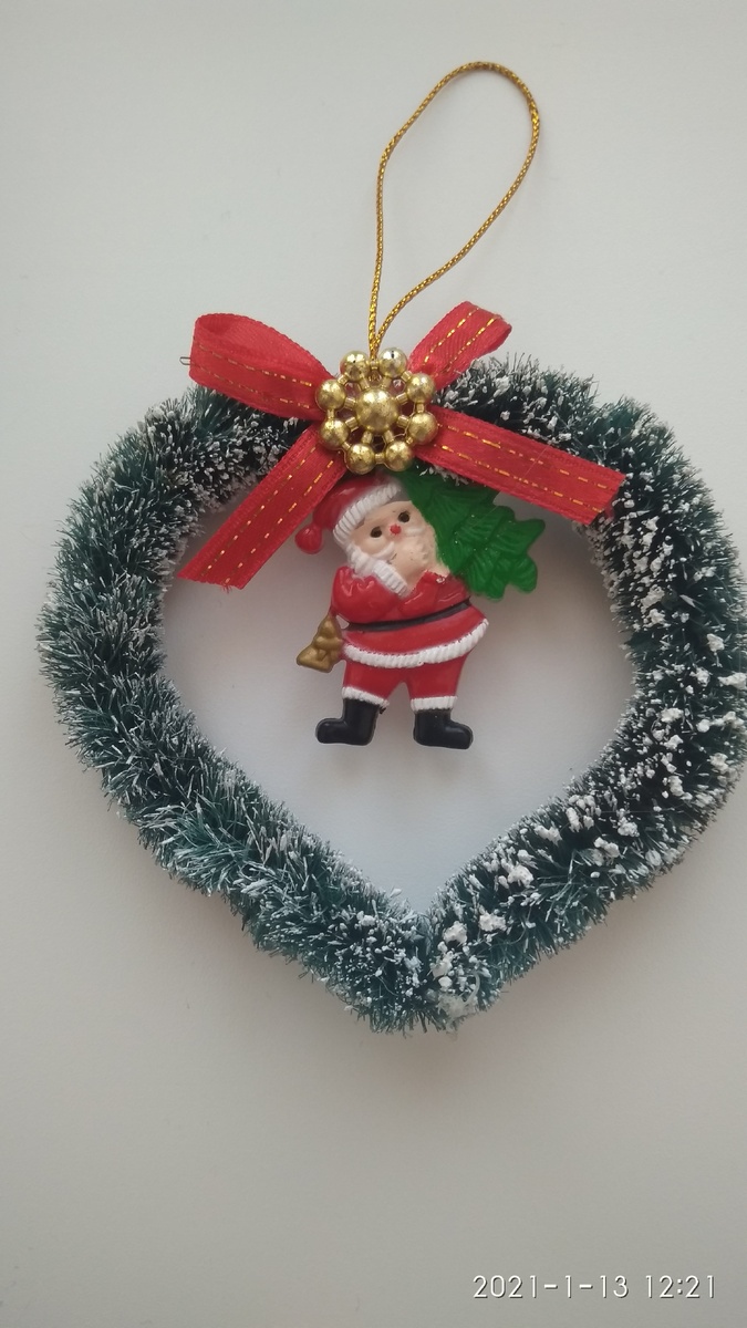 Старенький, но маленький. Угадайте кто?