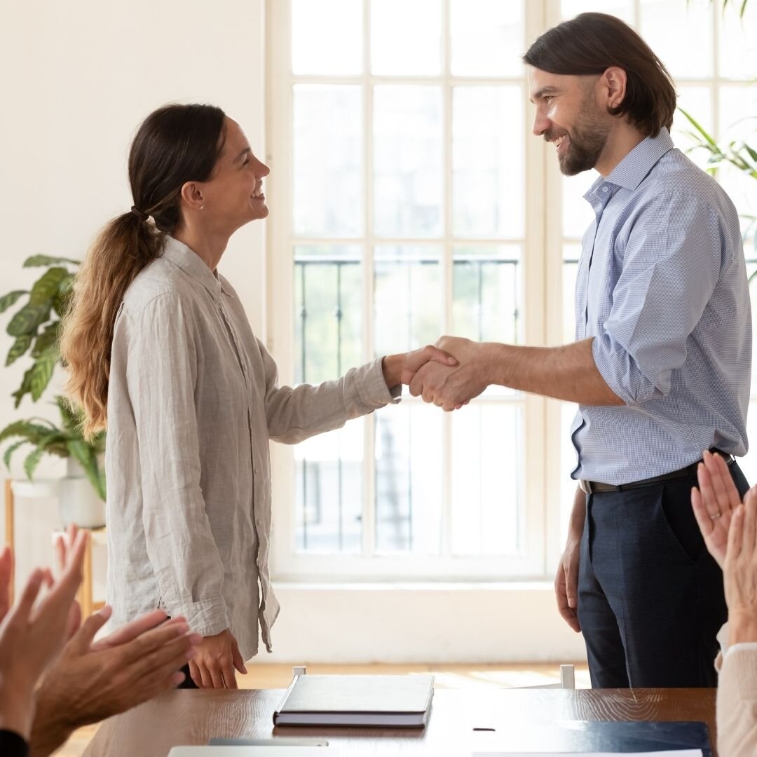 Пришлось фальшиво улыбаться