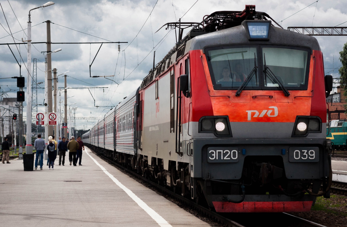 Тот самый поезд, который четыре года назад привёз меня домой