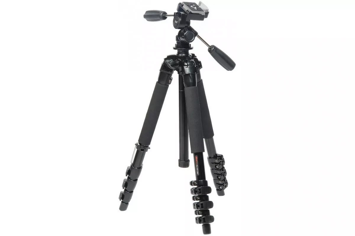 Удобная регулировка наклона камеры делает Falcon Eyes RED LINE Pro-415 3D4 особенно удачным вариантом для «предметки». Фотография: fotosklad.ru