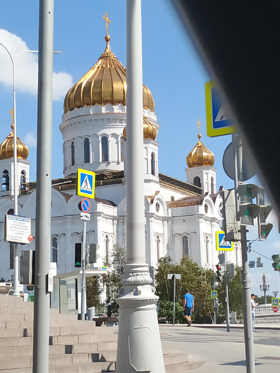 ДАМОЧКИ В ЛЕГГИНСАХ