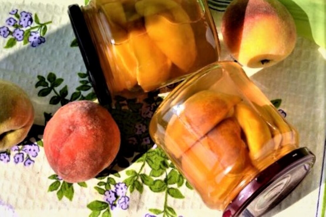 Консервированные персики в сиропе