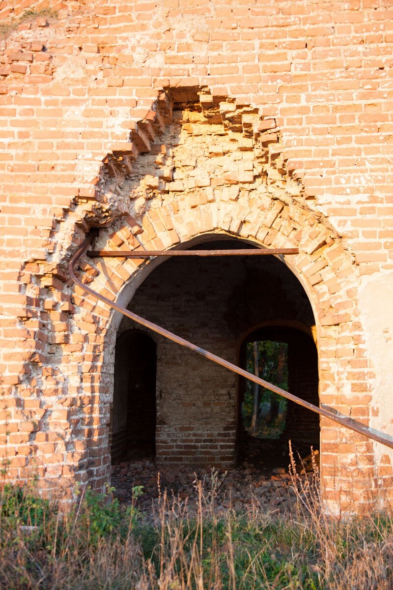 Остатки Никольской церкви с. Муравлянка. Фото Романа Солопова