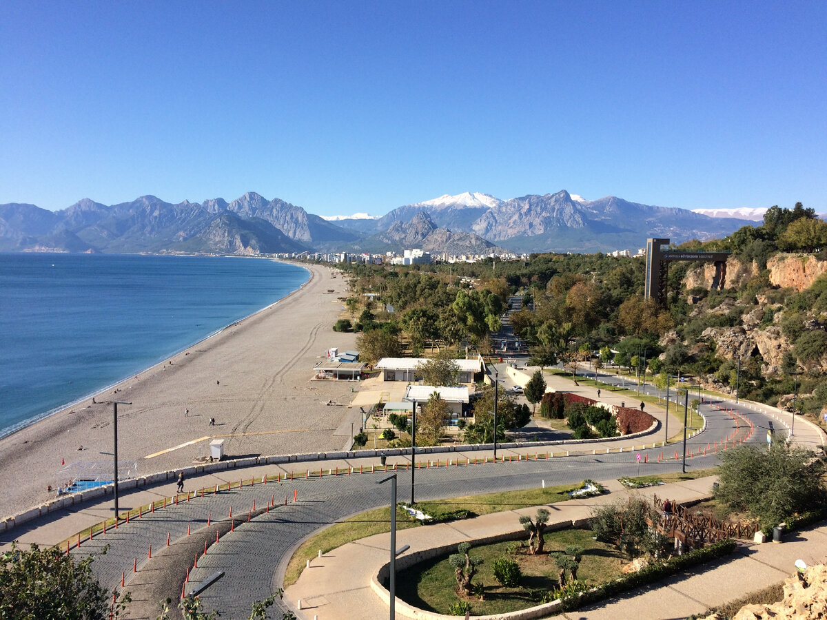 Konyaalti antalya. Коньяалты Анталия Турция. Коньялты Анталия районы. Турция район Коньяалты. Анталья район Коньяалты.