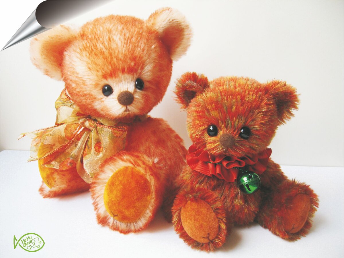 Autumn bears: Tarocco (left, 10.25") is made from orange nectar color tipped mohair. Morello (right, 7.25") is made from beautiful Japanese mohair of autumn leaves color. 