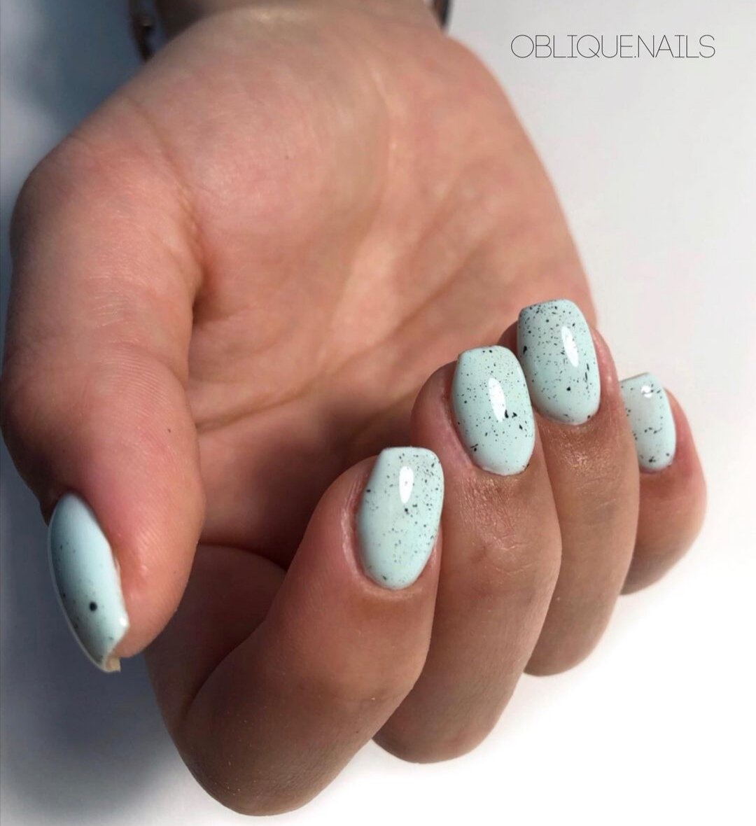 + ненавязчивый дизайн в виде капелек