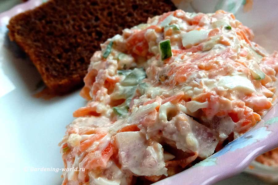 Крабовый салат с кукурузой, огурцом и рисом пошаговый рецепт с фото