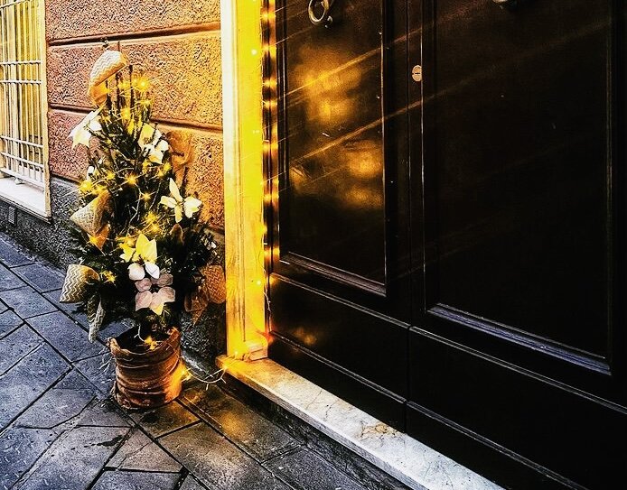 в предпраздничный период красоту можно встретить буквально на каждом шагу (фото – Piano Piano)