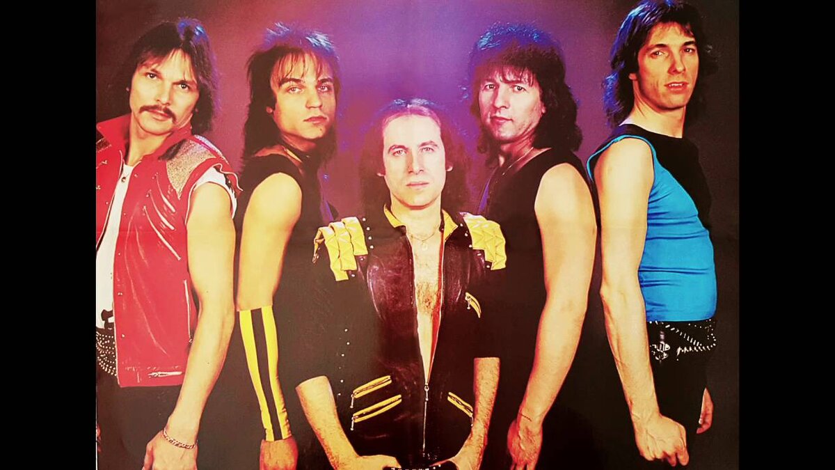 SCORPIONS (1980 г.) слева направо: Рудольф Шенкер, Маттиас Ябс, Клаус Майне, Герман Раребелл, Френсис Буххольц, 