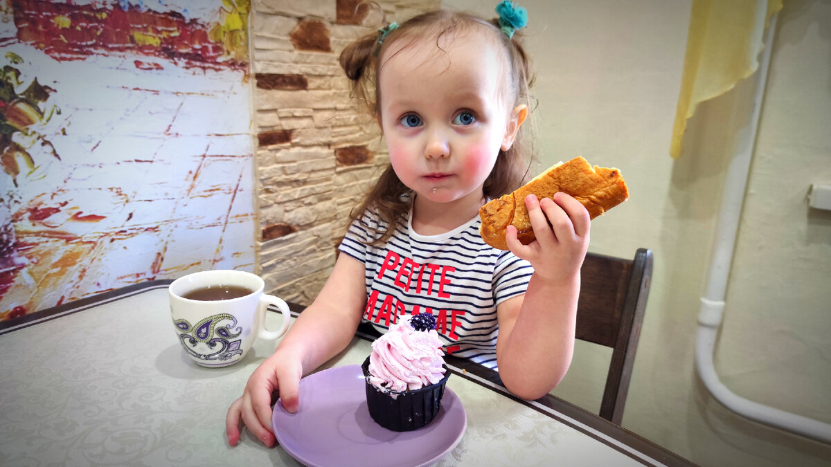 Щёки красные после улицы))