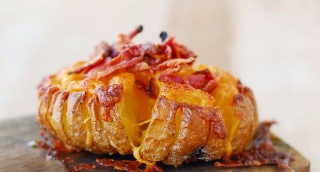 Запеченная картошка в духовке с сыром