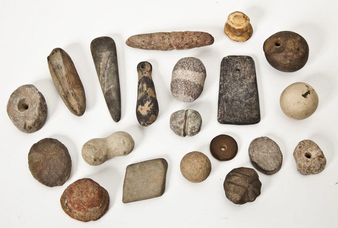 First stone. Античные вещи. Древние вещи. Первые деньги камни. Первые игрушки камушки в древности.