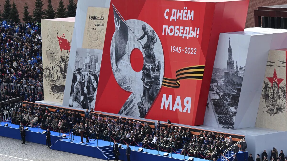 Более 260 тысяч человек посмотрели трансляцию парада Победы в метро Москвы14:21