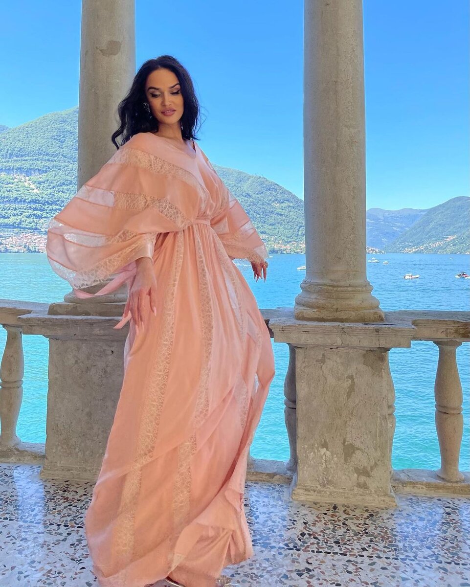    Алена Водонаева на свадьбе подруги Соцсети Алены Водонаевой