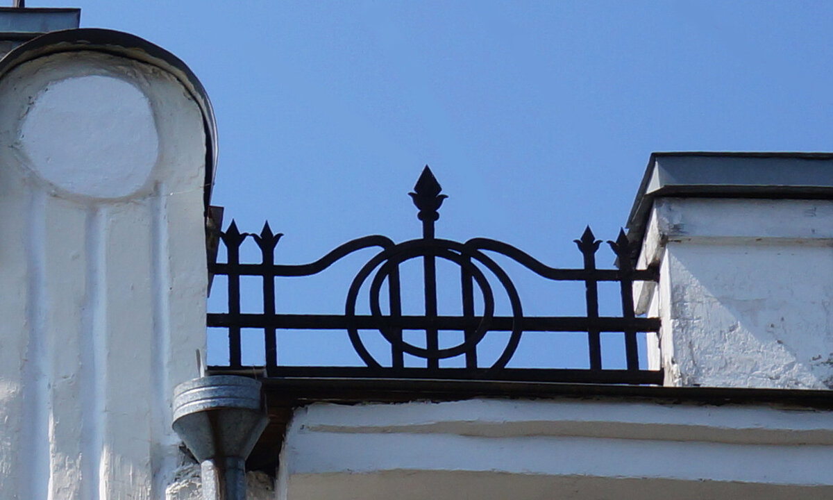 Кованая решетка доходного дома Сакина в Ярославле, 1907 г.