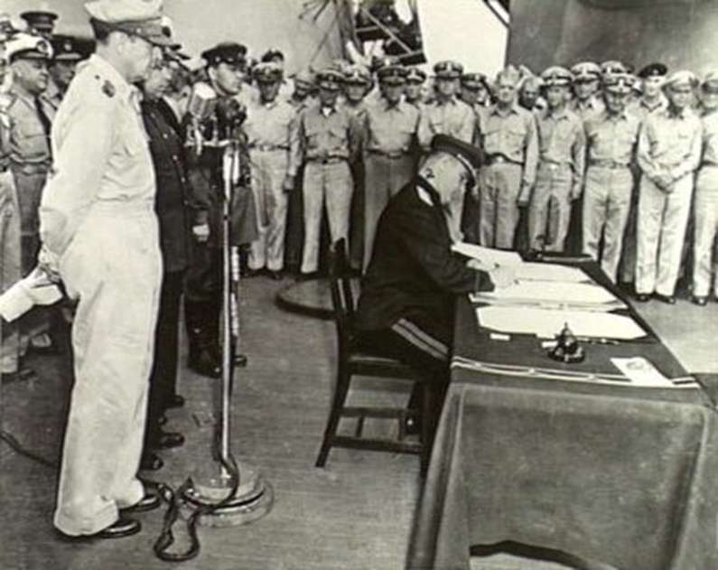 От имени СССР акт о капитуляции Японии  подписывает генерал-лейтенант  Кузьма Николаевич Деревянко                                                        
